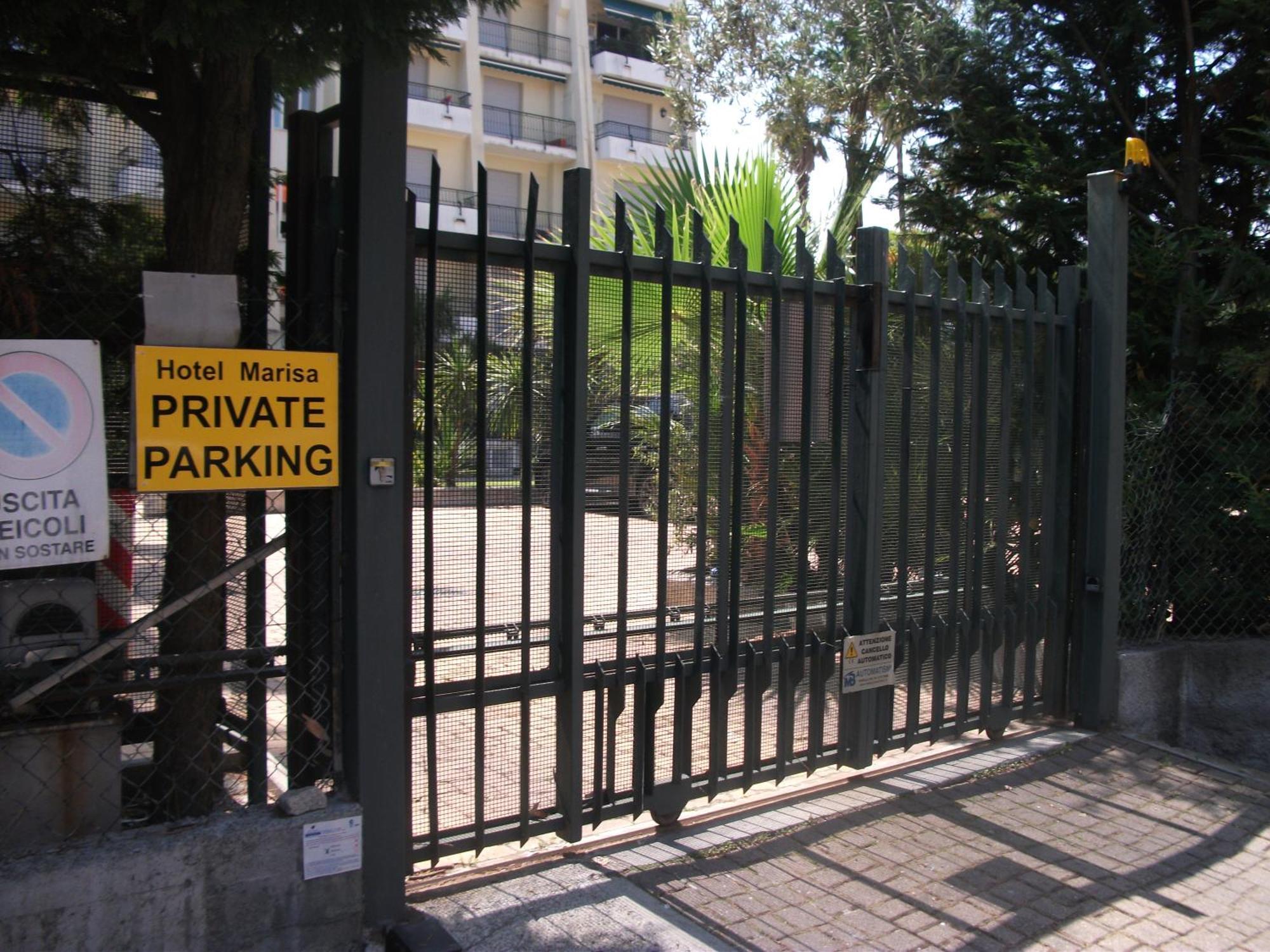 אלבניה Hotel Marisa מראה חיצוני תמונה