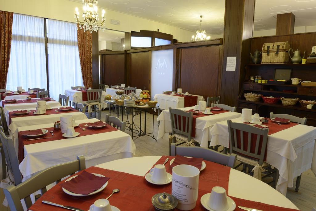 אלבניה Hotel Marisa מראה חיצוני תמונה