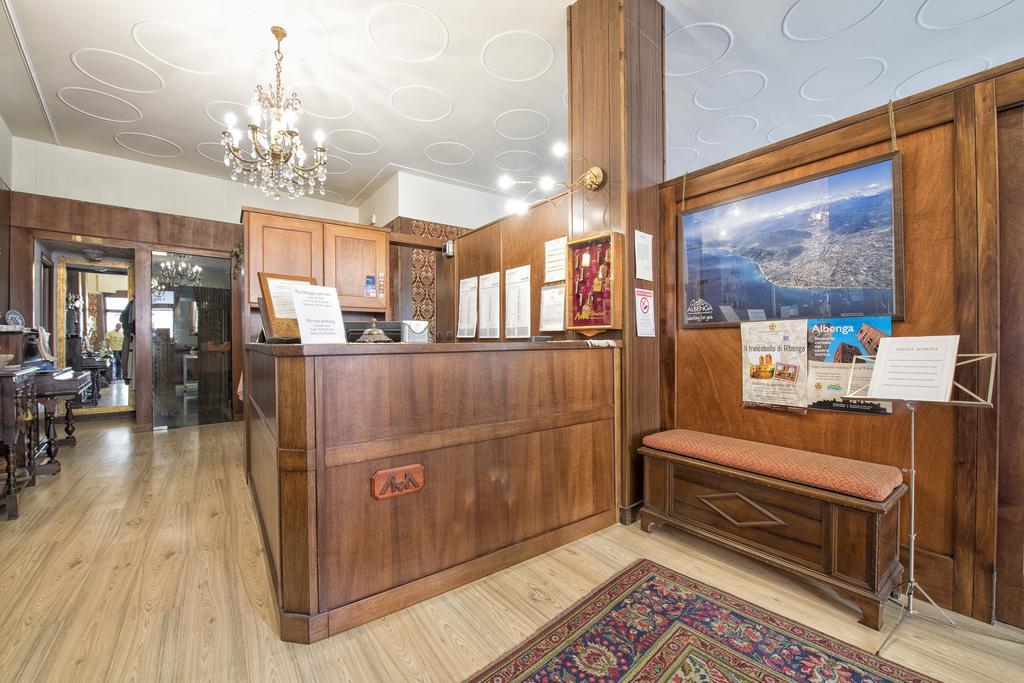 אלבניה Hotel Marisa מראה חיצוני תמונה