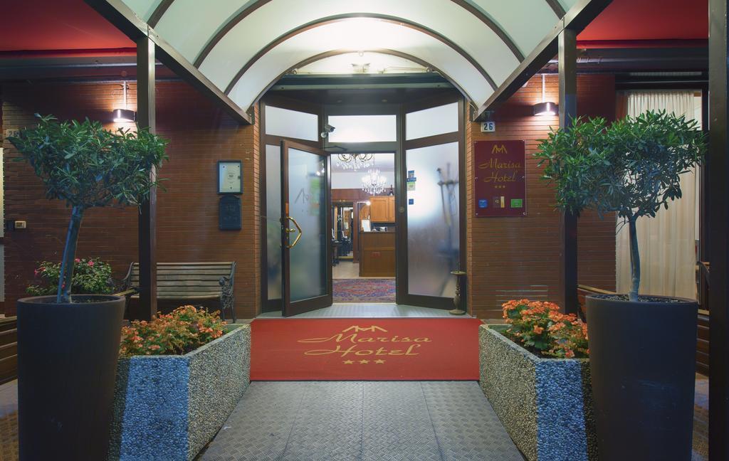 אלבניה Hotel Marisa מראה חיצוני תמונה