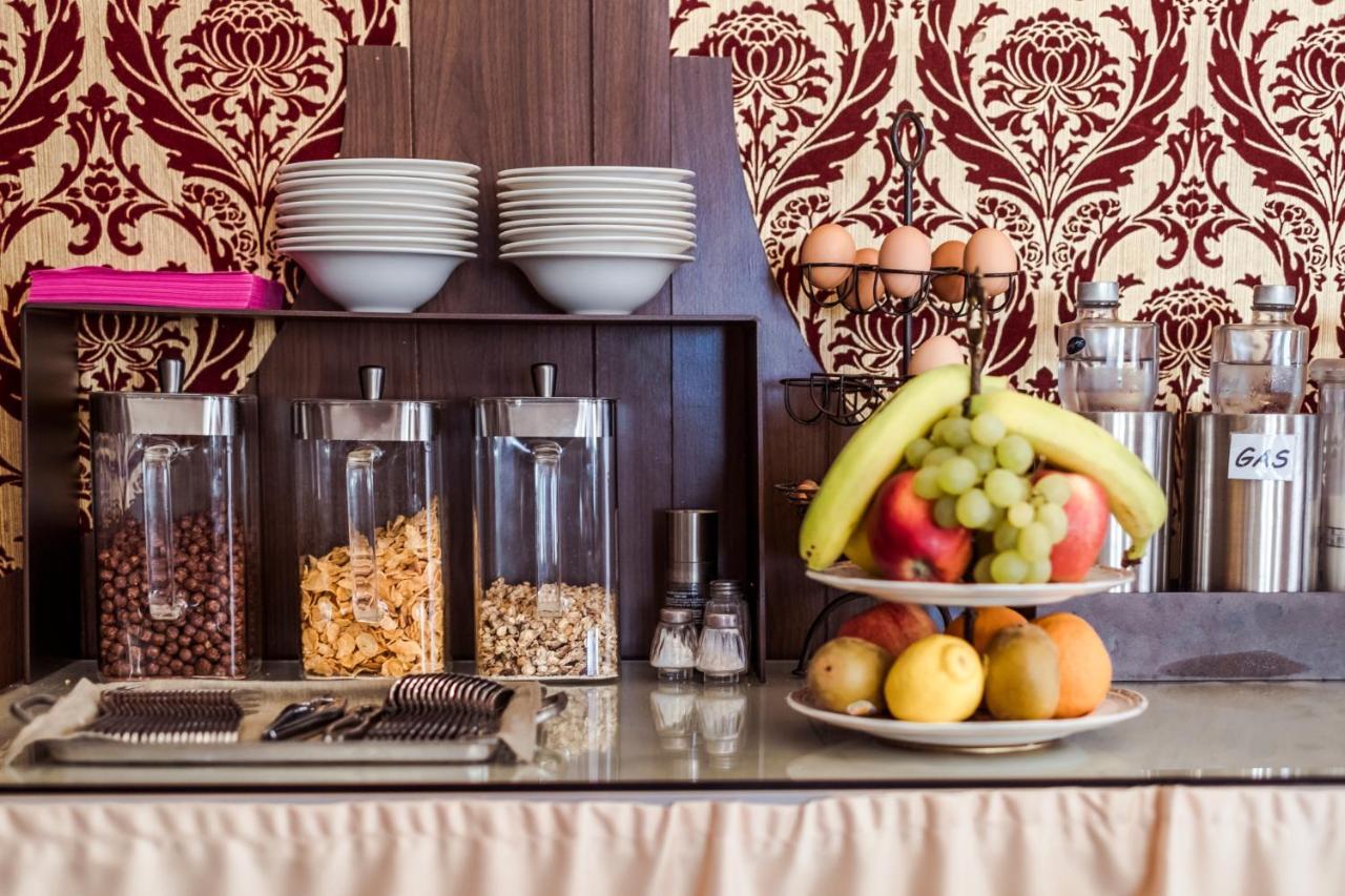 אלבניה Hotel Marisa מראה חיצוני תמונה