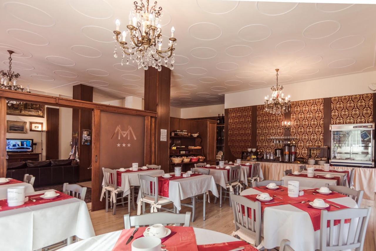אלבניה Hotel Marisa מראה חיצוני תמונה