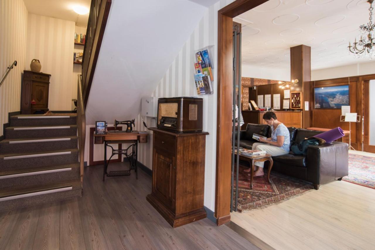 אלבניה Hotel Marisa מראה חיצוני תמונה