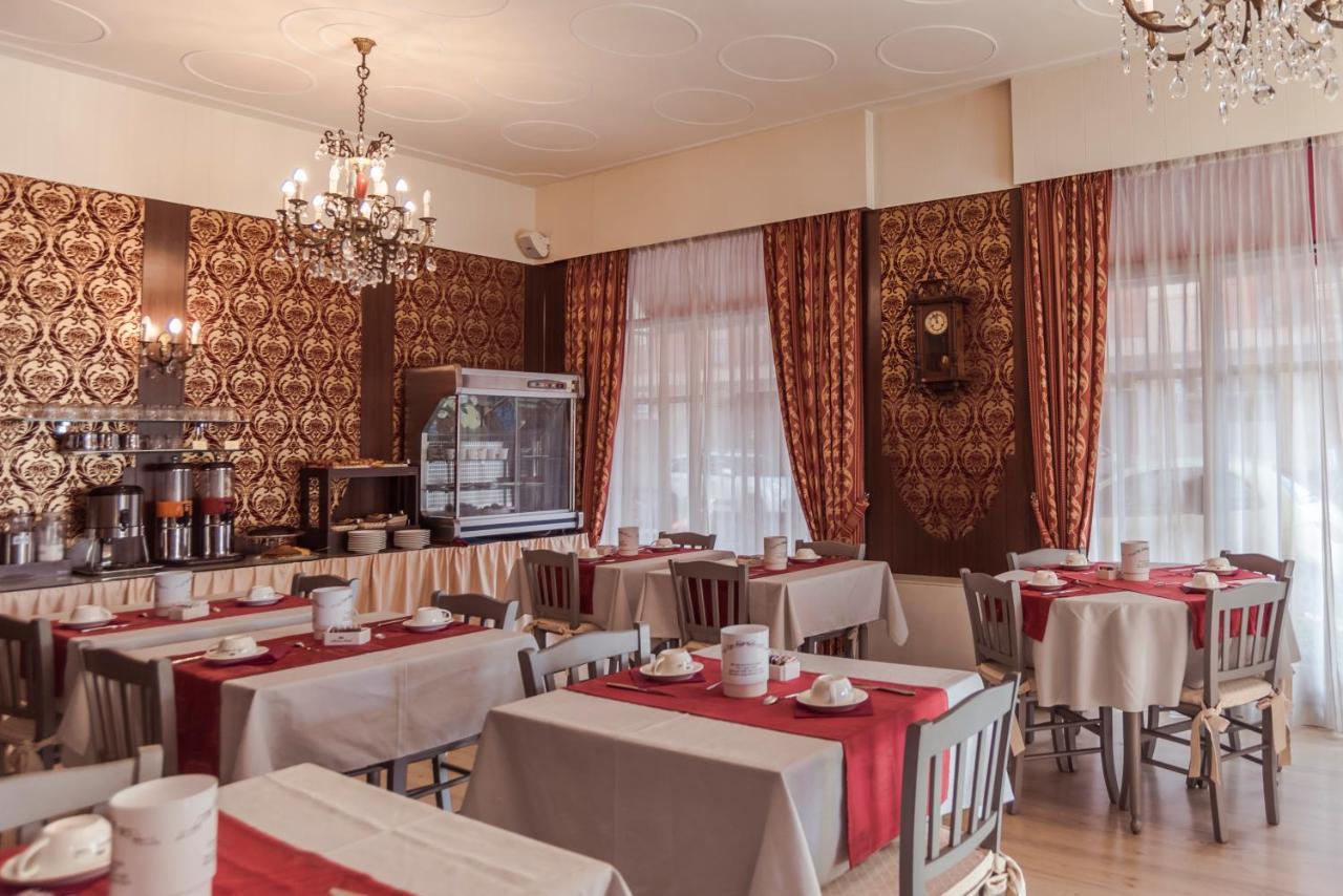 אלבניה Hotel Marisa מראה חיצוני תמונה