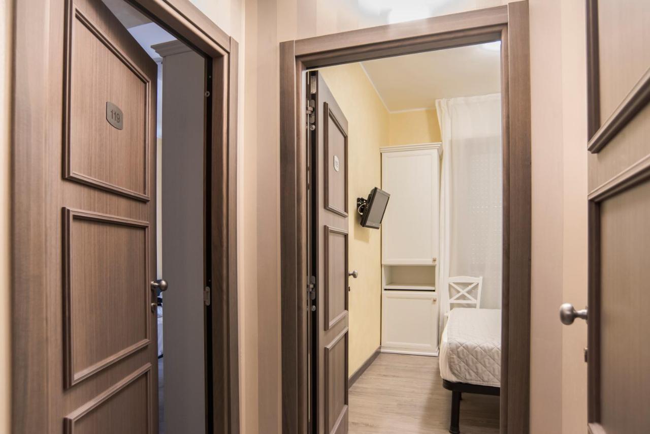 אלבניה Hotel Marisa מראה חיצוני תמונה