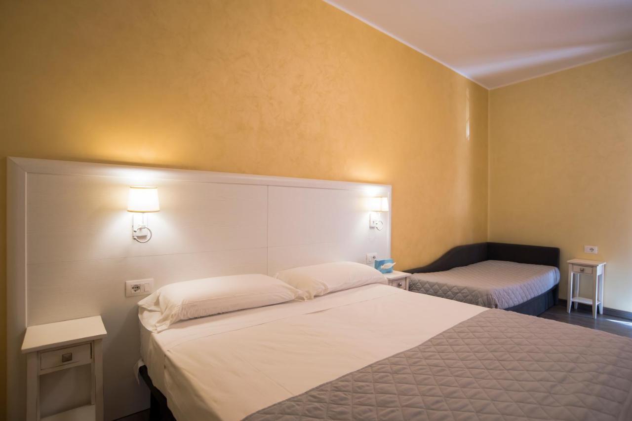 אלבניה Hotel Marisa מראה חיצוני תמונה