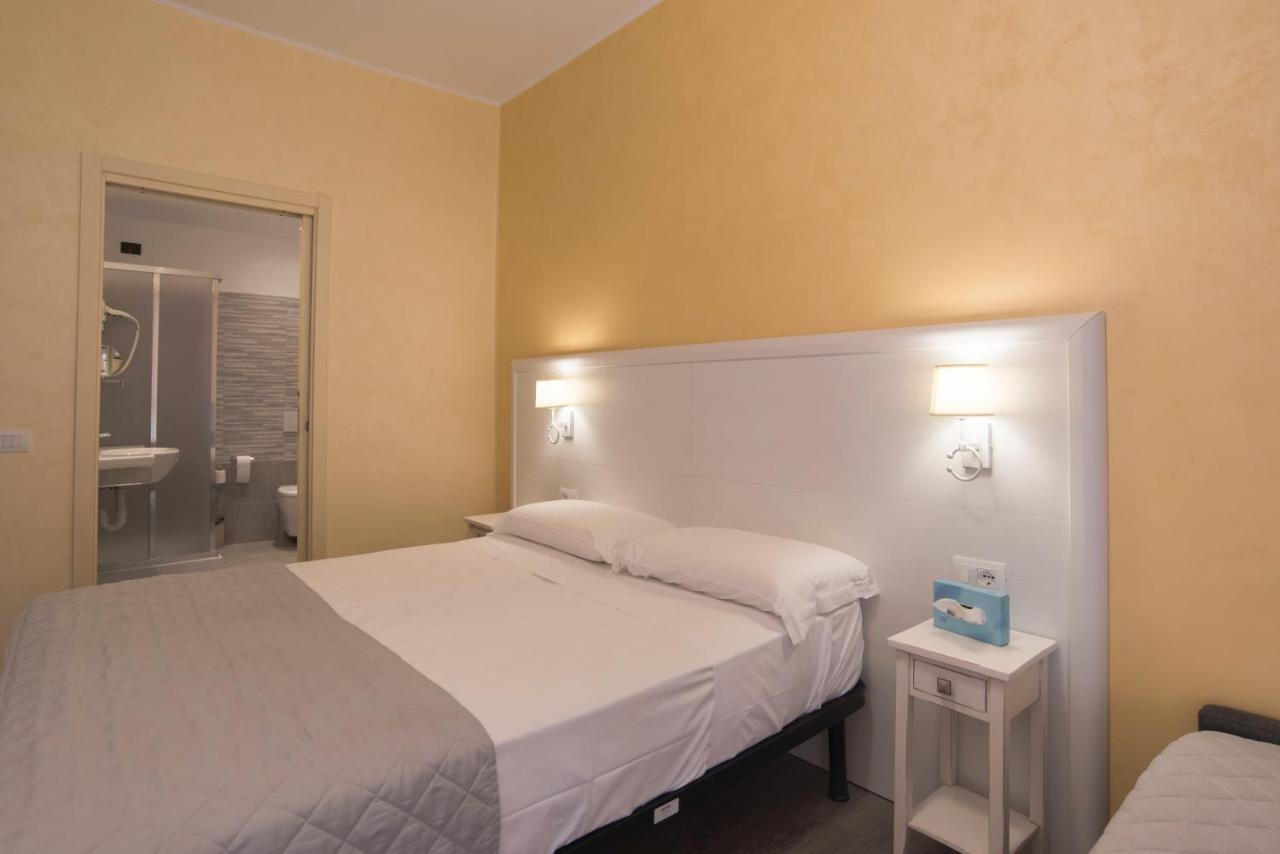 אלבניה Hotel Marisa מראה חיצוני תמונה